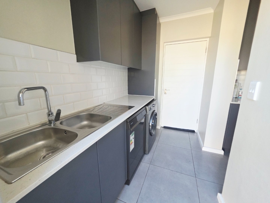 5 Bedroom Property for Sale in Sandown Western Cape